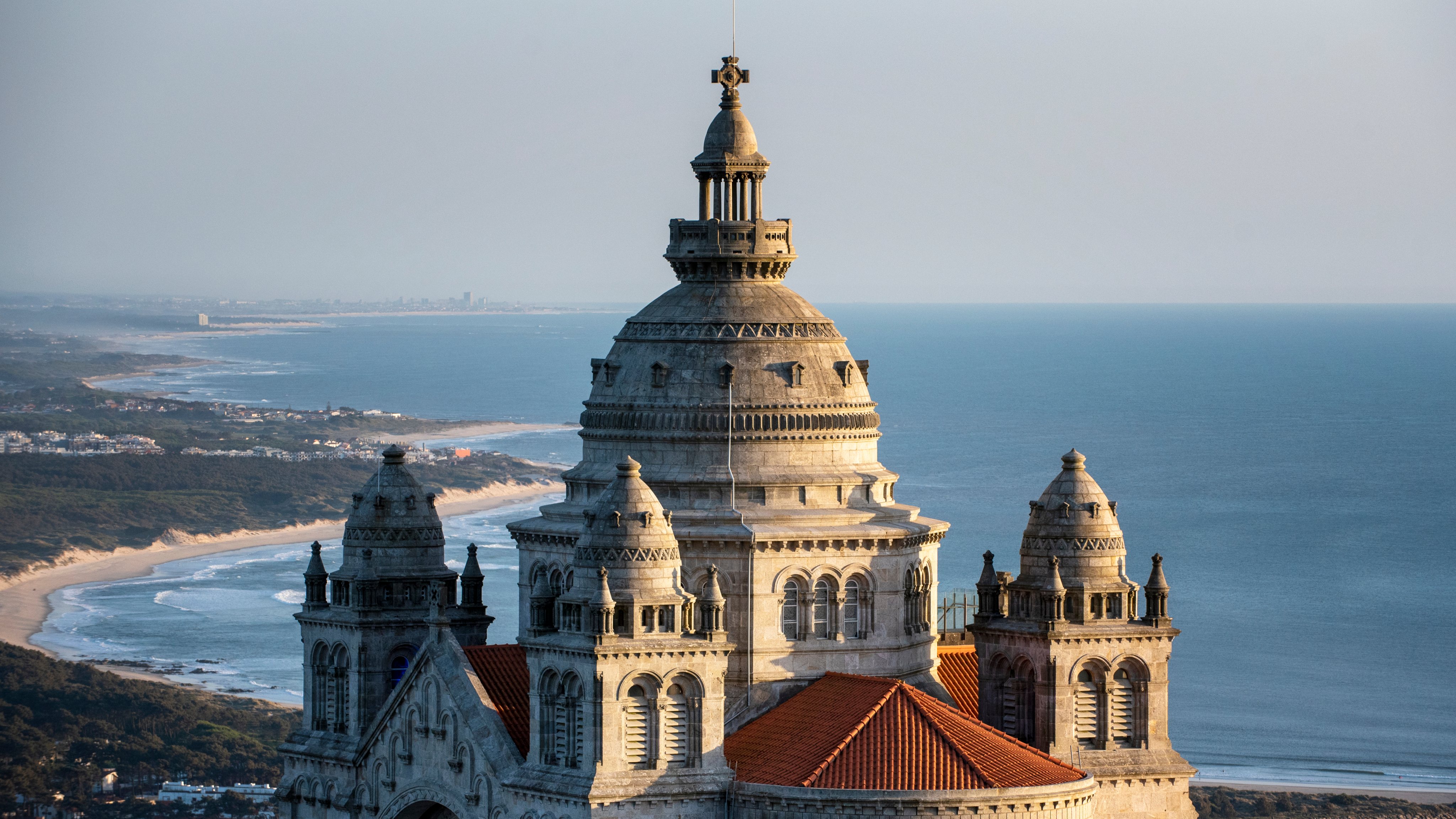 The Santa Luzia sanctuary overlooking the coastline of Viana do Castelo